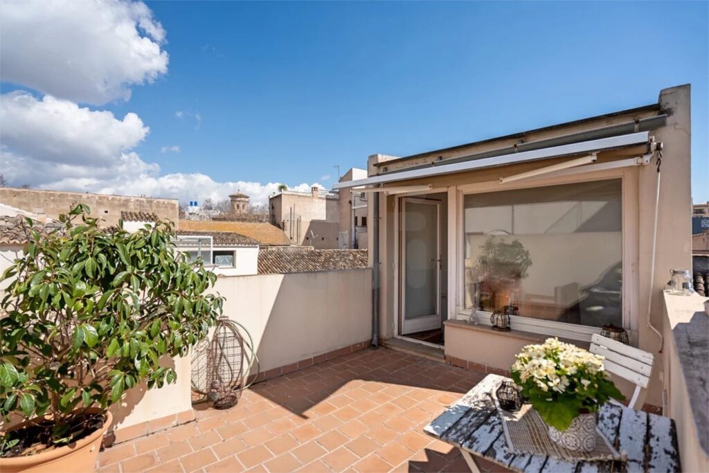 Duplex apartment with roof terrace in Palma’s old town, Mallorca