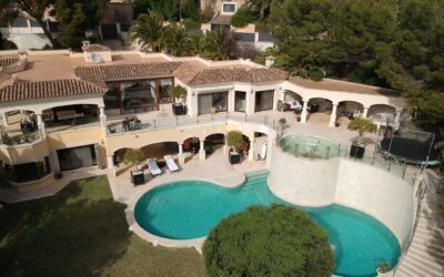 Villa with pool in first sea linie in Costa de la Calma