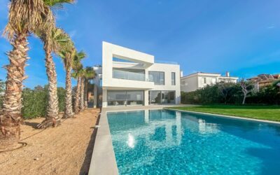 Modern luxury property in first sea line above Port Adriano, Mallorca