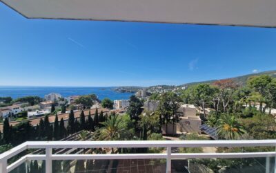 Renovated Sea View Apartment for sale in Cala Mayor